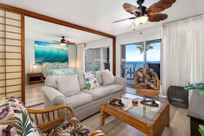 Condo, Multiple Beds, Lanai, Ocean View (Alii Villas 228) | Living area