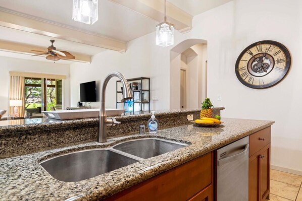 Townhome, Multiple Beds, Lanai, Garden View (Mauna Lani Fairways 302) | Private kitchen | Coffee/tea maker, dining tables