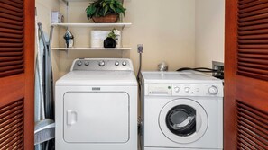 Condo, Multiple Beds, Balcony, Ocean View (Mauna Lani Point H201) | Laundry