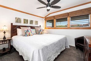 شقة - سرير ملكي مع أريكة سرير - بشرفة - بمنظر جزئي للمحيط (Kona Isle B38) | 1 غرفة نوم وبديكورات فريدة لكل غرفة وطراز فريد لكل وحدة وملاءات أسرّة