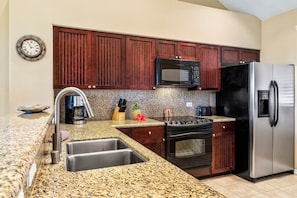 Condo, Multiple Beds, Lanai, Golf View (Fairway Villas Waikoloa G33) | Private kitchen