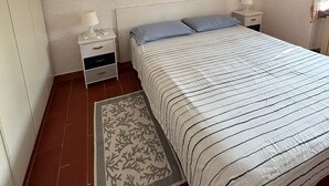 Room - Quiet apartment in front of Corsica (Colle D'orano)