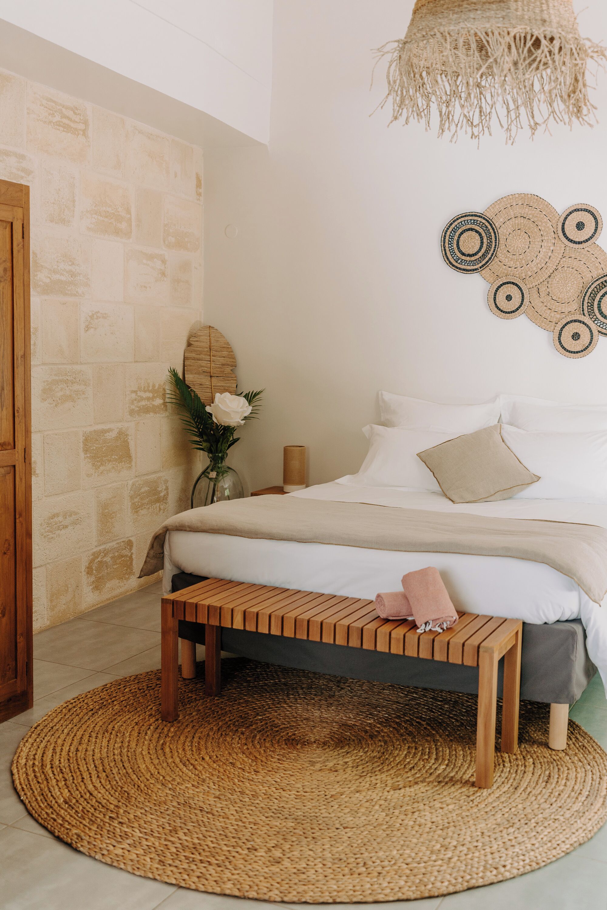 Comfort Studio, 1 Queen Bed, Pool View | Individually decorated, individually furnished, free WiFi, bed sheets