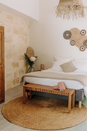 Comfort Studio, 1 Queen Bed, Pool View