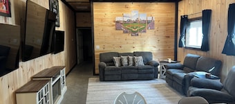 20 acres Bunkhouse in Emporia, KS