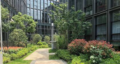 Spacious 3-bedroom Loft apartment with WiFi, AC in heart of Shanghai riverview