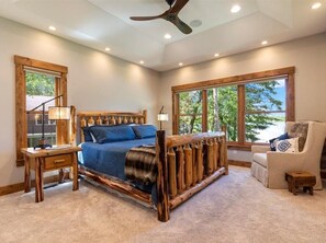 5 bedrooms, iron/ironing board, WiFi, bed sheets