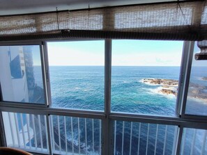 Interior - Atlantic Dream Sunset (Mesa del Mar)