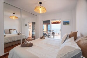 3 bedrooms, travel cot, WiFi