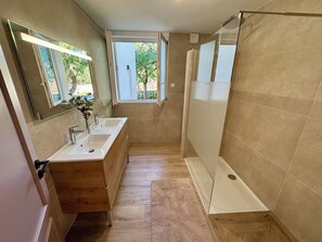 Shower, towels, toilet paper