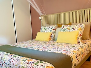 1 chambre, fer et planche à repasser, Wi-Fi gratuit, draps fournis