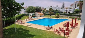 Outdoor pool - Comfortable apartment in a hotel residence, Chill and festive atmosphere (Albufeira)