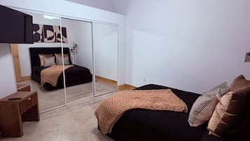2 bedrooms, WiFi, bed sheets