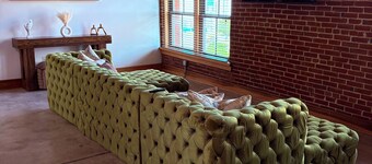 Luxury 2BEDROOM LOFT near Bush Stadium