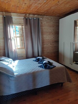 3 bedrooms, WiFi, bed sheets