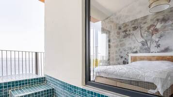2 bedrooms, bed sheets