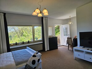 2 bedrooms, in-room safe, free WiFi, bed sheets