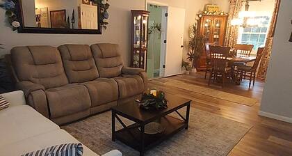 Charming 1BR/1BA Getaway Near Summersville Lake – Just 2 Hours from Snowshoe