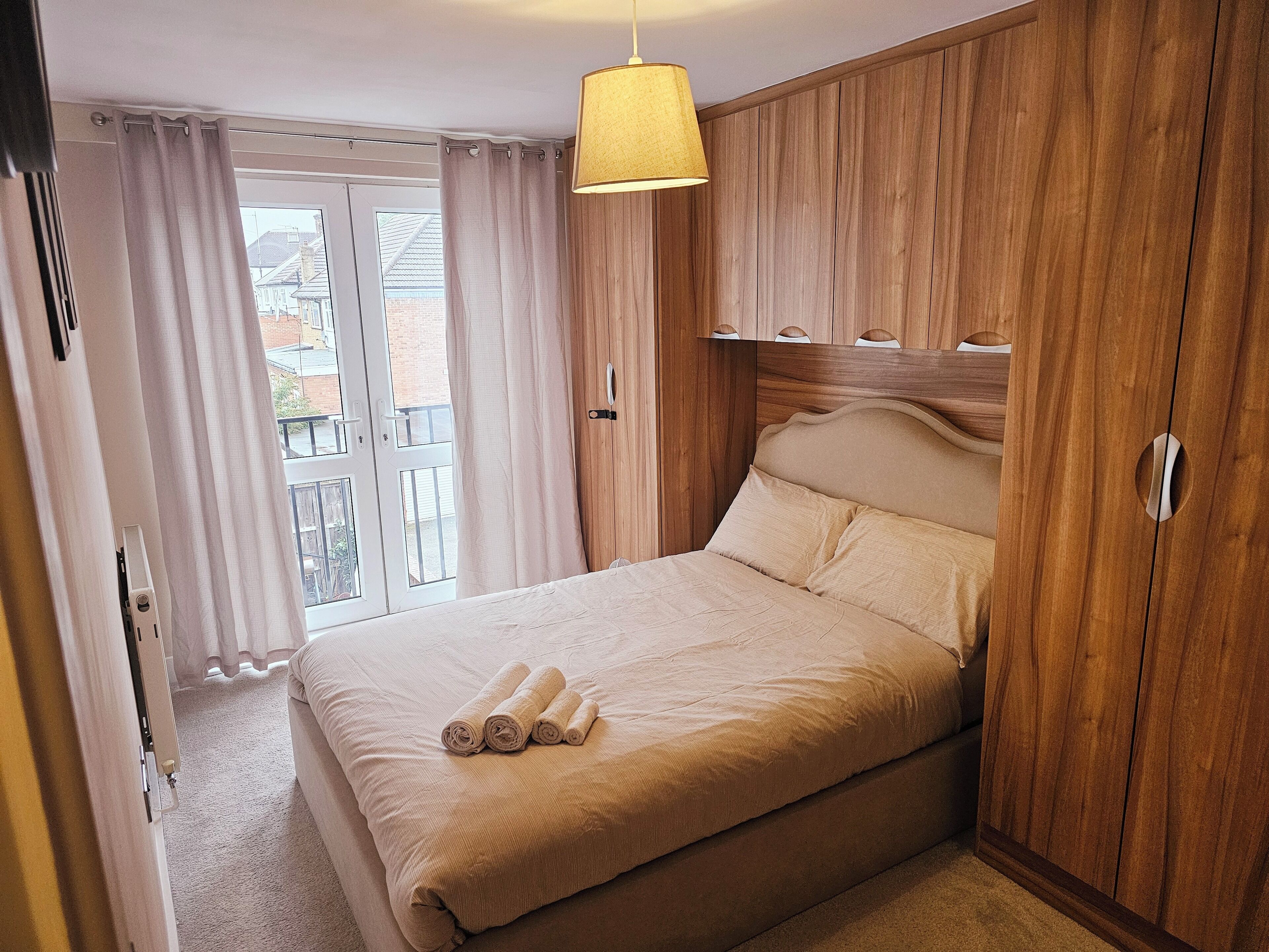 2 bedrooms, iron/ironing board, free WiFi, bed sheets