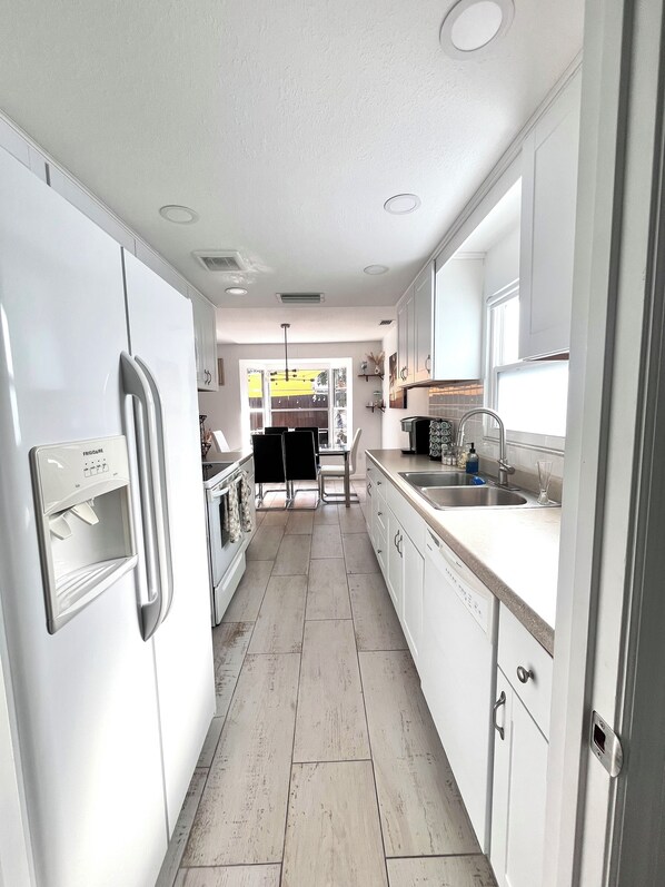 Microwave, oven, stovetop, dishwasher