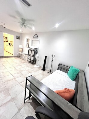 4 chambres, bureau, fer et planche à repasser, Wi-Fi gratuit