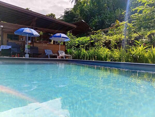 Utomhuspool