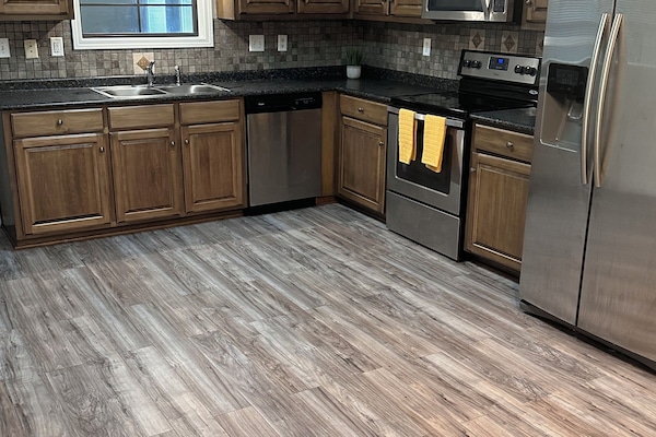 Frigorífic, microones, forn i placa de cuina