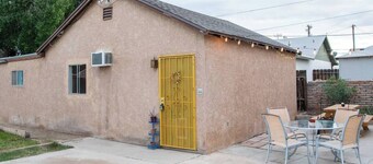 Pet-Friendly, Charming bungalow with WiFi and AC in sunny Yuma