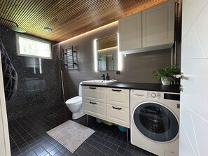 Shower, hair dryer, bidet, towels - Peaceful countryside villa (Uusimaa)