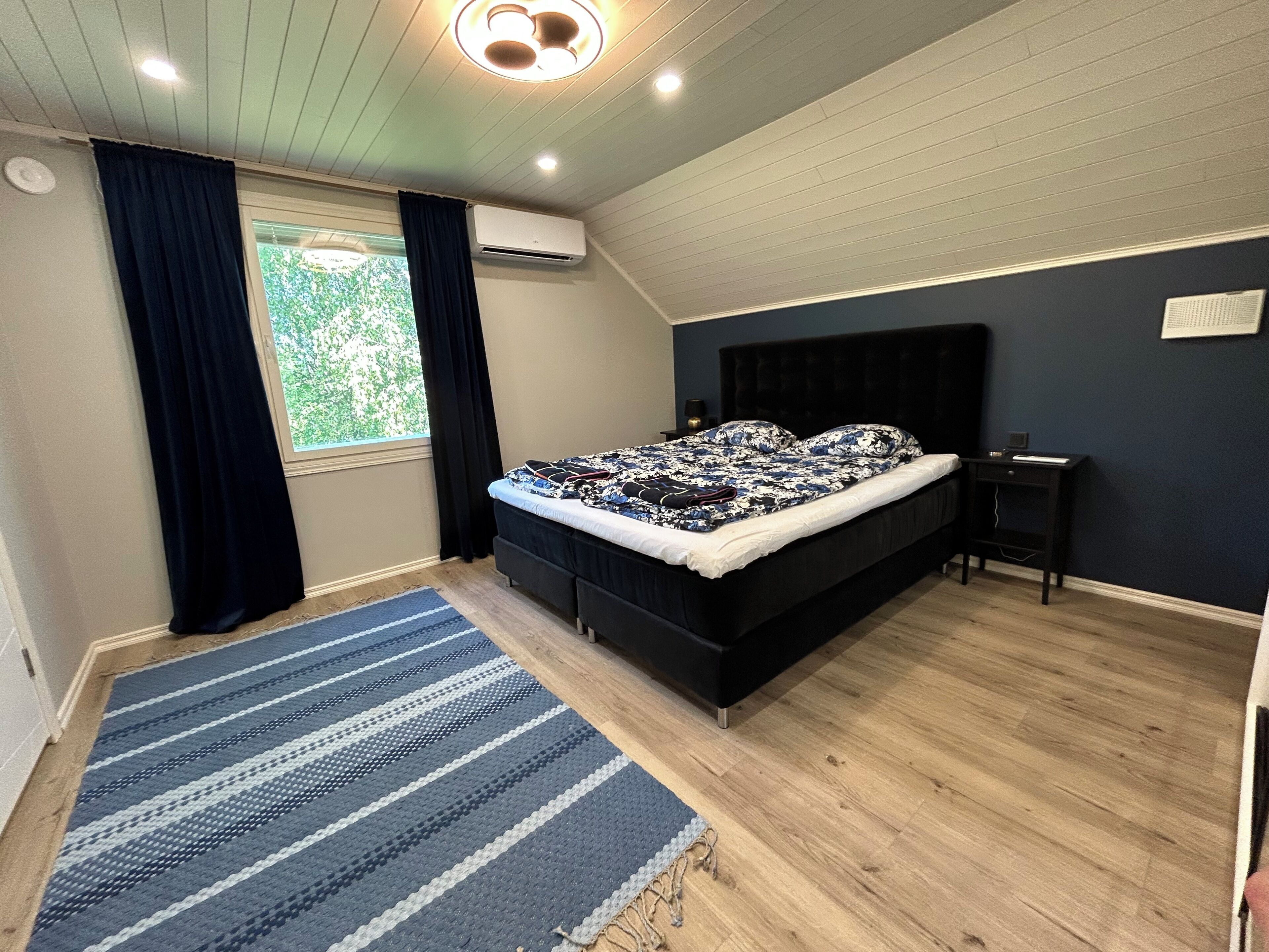 3 chambres, fer et planche à repasser, Wi-Fi, draps fournis