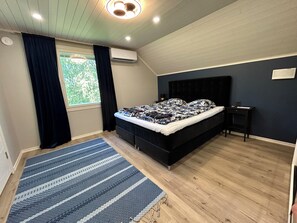 3 chambres, fer et planche à repasser, Wi-Fi, draps fournis