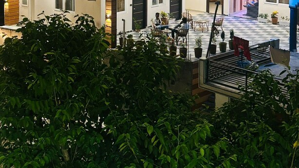 A multi-story building with a sign reading "B.S. RESIDENCY". - A Charming Place To stay In Tapovan Rishikesh, Away from Hustle And Bustle (Rishikesh)