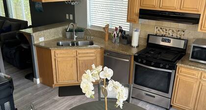 Cozy 2-bedroom house with free parking in National City