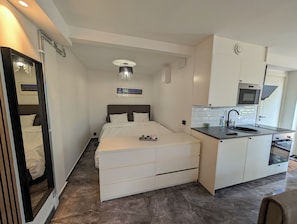 1 habitación, tabla de planchar con plancha, wifi y ropa de cama