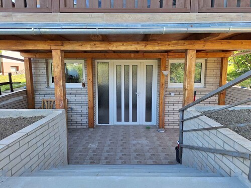 Holiday apartment with a quiet location, air conditioning, WLAN and a view of the lake