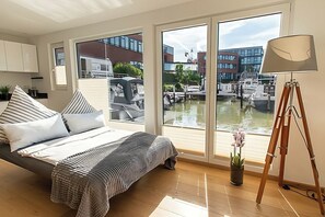 1 Schlafzimmer, Reisekinderbett, kostenloses WLAN, Bettwäsche