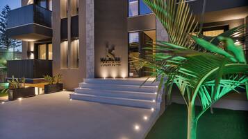 ด้านหน้าที่พัก