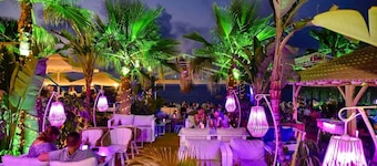 Karteris Luxury Suites