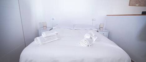 Iron/ironing board, travel cot, free WiFi, bed sheets