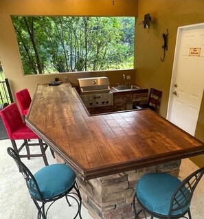 Outdoor dining