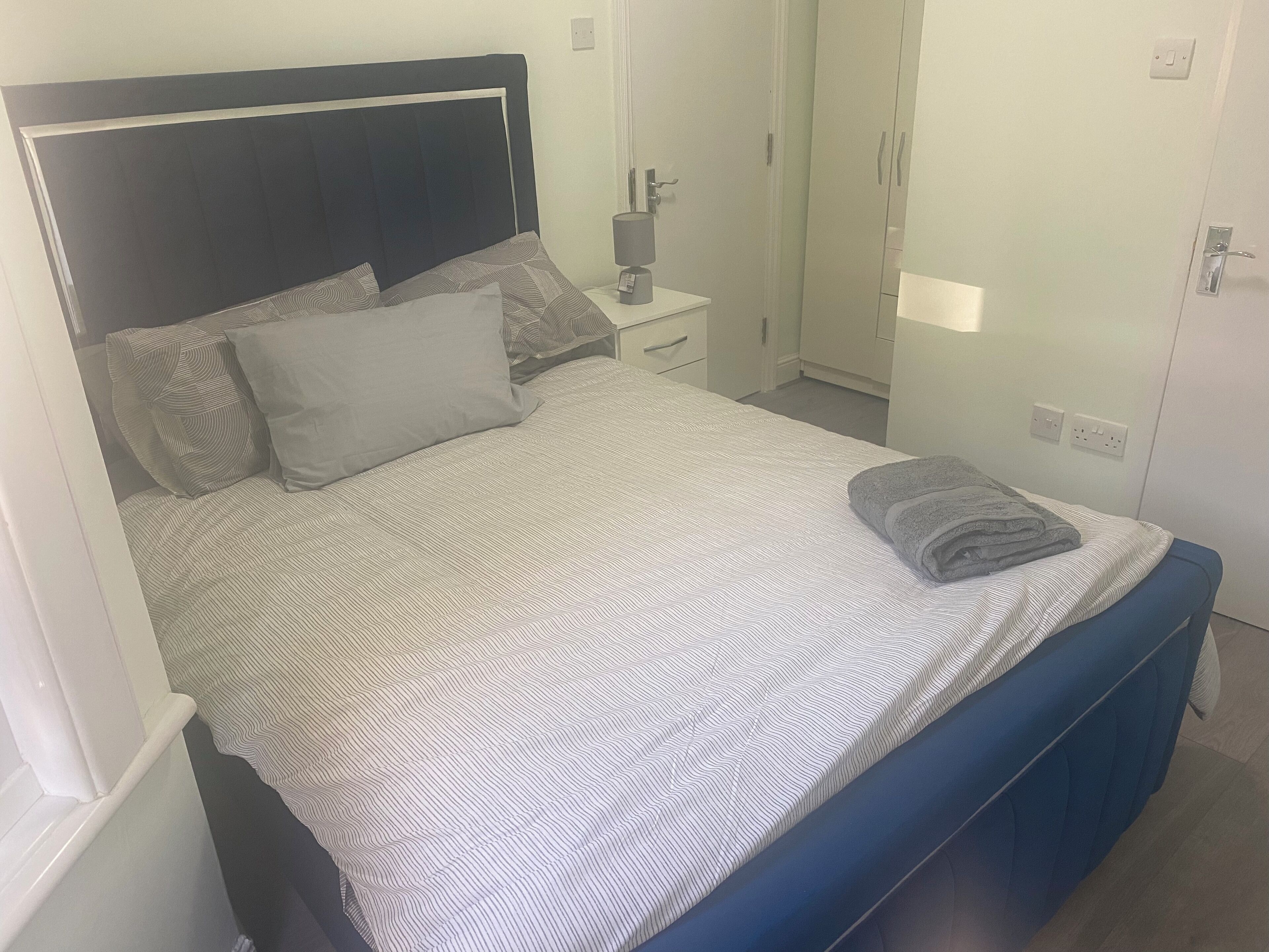 4 soverom, strykejern/-brett, wi-fi og sengetøy