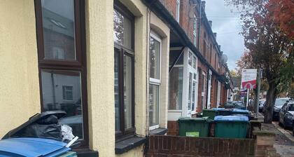 MBA COZY 2, A BEAUTIFUL 4 BEDROOM HOUSE WITH 3 TOILETS ANS DHWER ROOM