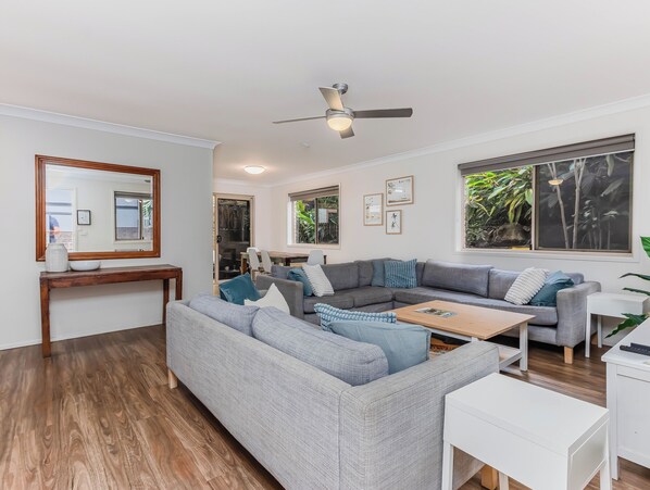 Townhome, 3 Bedrooms, Pets Allowed | Living area - High Tide Hideaway in Pottsville (Pottsville)