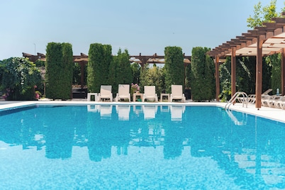 EMERALD Hotel