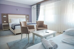 Literie hypoallergénique, coffres-forts dans les chambres