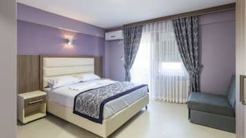 Junior Single Room, Balcony, Pool View | Hypo-allergenic bedding, in-room safe, laptop workspace, free WiFi