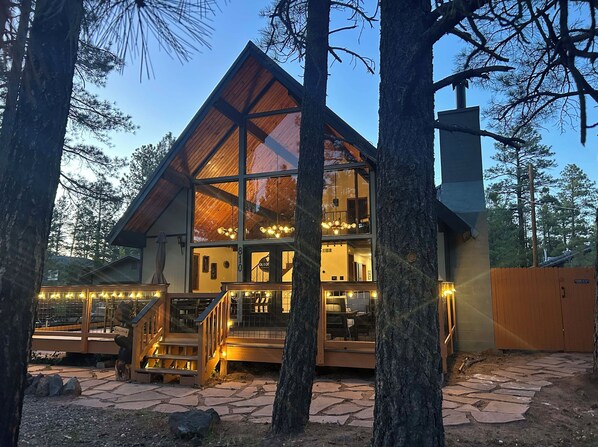 Exterior - Out of Office: Cozy A-frame cabin in the pines near trails and adventure! (Munds Park)