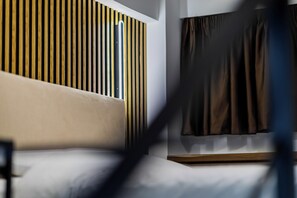 1 bedroom, travel crib, WiFi