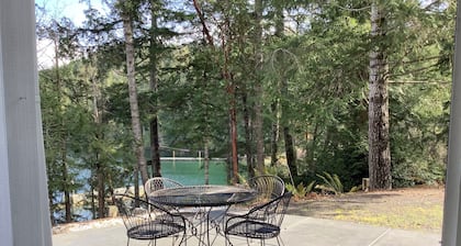 3-bedroom apartment, beautiful marina views in Brinnon w/ pool & hot tub access