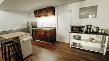 Fridge, microwave, coffee/tea maker, electric kettle